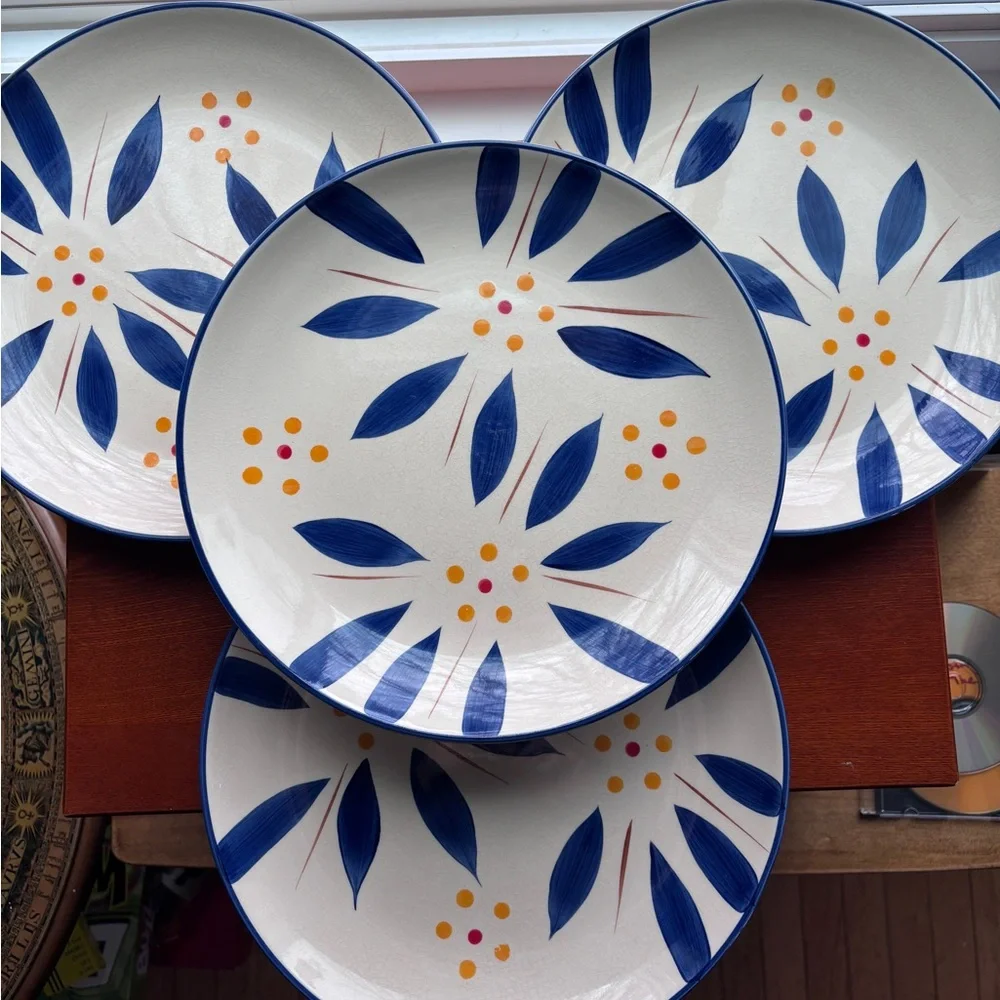 Old World Plates TempTations by Tara Blue Set of four Vintage